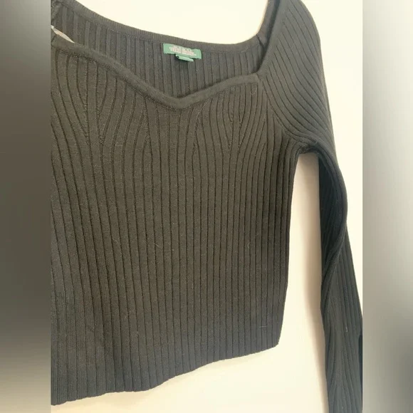 Cropped fitted black sweater. Women’s size XS. NWOT - Picture 4 of 5